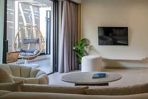 Thea Acropolis Suites & Apartments