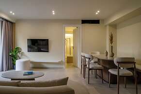 Thea Acropolis Suites & Apartments