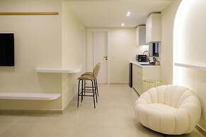 Thea Acropolis Suites & Apartments