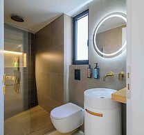 Thea Acropolis Suites & Apartments