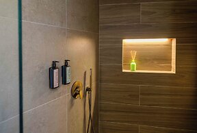 Thea Acropolis Suites & Apartments