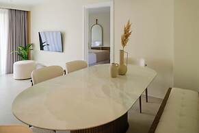 Thea Acropolis Suites & Apartments