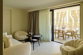Thea Acropolis Suites & Apartments