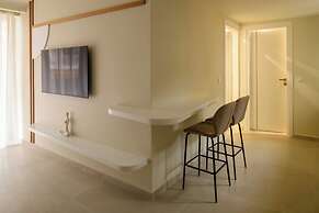 Thea Acropolis Suites & Apartments