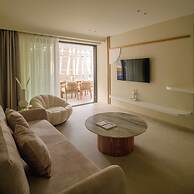 Thea Acropolis Suites & Apartments