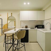 Thea Acropolis Suites & Apartments