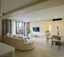 Thea Acropolis Suites & Apartments