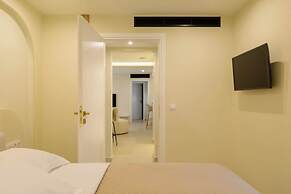 Thea Acropolis Suites & Apartments