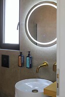 Thea Acropolis Suites & Apartments