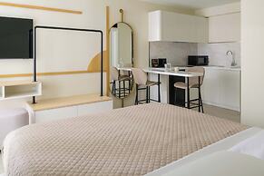 Thea Acropolis Suites & Apartments