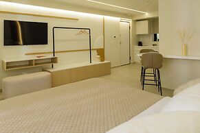 Thea Acropolis Suites & Apartments