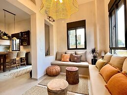 Stylish Patio Duplex by Sea N' Rent
