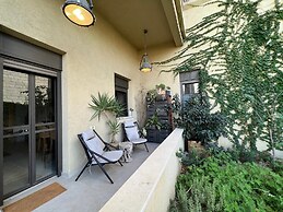 Stylish Patio Duplex by Sea N' Rent