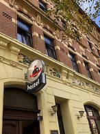 Homeplanet Hostel