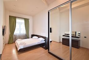 Spacious Apartment by Luxe Group TT606