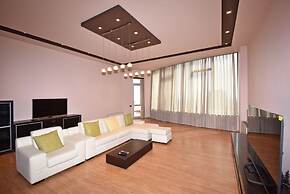 Spacious Apartment by Luxe Group TT606
