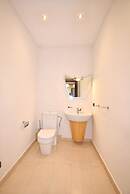 Spacious Apartment by Luxe Group TT606