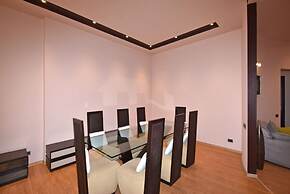 Spacious Apartment by Luxe Group TT606