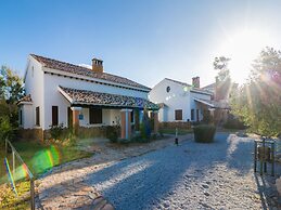 Family-friendly Stay With Pool Access