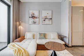 GLOBALSTAY. The Crest Tower C Apartments