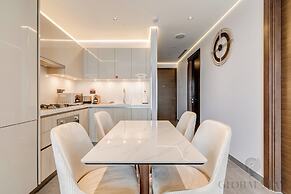 GLOBALSTAY. The Crest Tower C Apartments