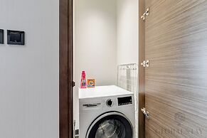 GLOBALSTAY. The Crest Tower C Apartments