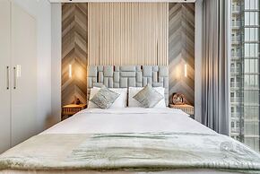 GLOBALSTAY. The Crest Tower C Apartments