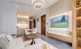 GLOBALSTAY. The Crest Tower C Apartments