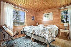 Cozy 3BR Riverside House with Sauna