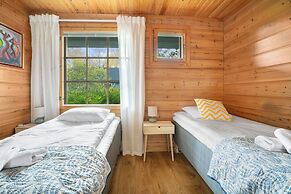 Cozy 3BR Riverside House with Sauna