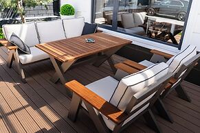Leon Residence