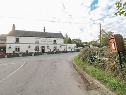 5 Belper Lane End