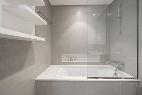 Grande Suites by Hostiva - Sea View