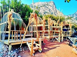 CALIENTE BUNGALOWS