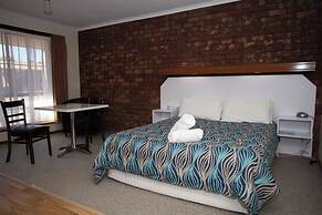 Donald Motor Lodge