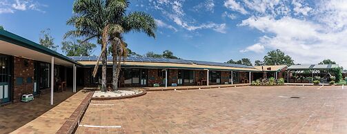 Donald Motor Lodge