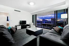 Broadbeach Skyline 3 Bedroom Retreat