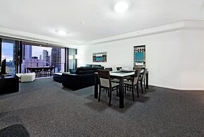 Broadbeach Skyline 3 Bedroom Retreat