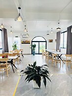 Sunrise Airport Hotel