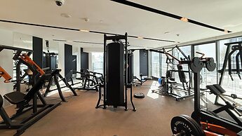 Nobles Suites by Hostiva - City View