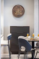 Nobles Suites by Hostiva - City View