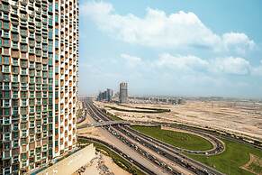 Nobles Suites by Hostiva - City View