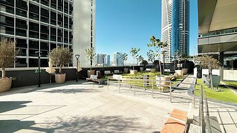 Nobles Suites by Hostiva - City View