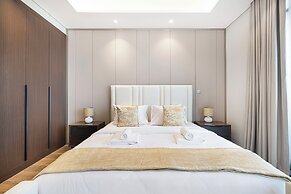 Nobles Suites by Hostiva - City View