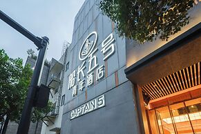 Captain 5 Youth Hotel