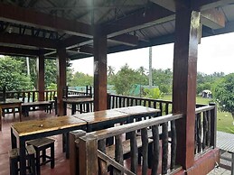 Eljoy's Forest Resort