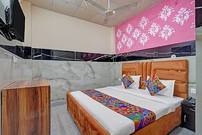 Fabhotel Royal Plaza 62