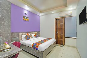Fabhotel Moonlit