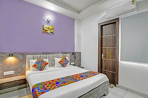 Fabhotel Moonlit