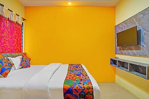 Fabhotel Broad Way Inn